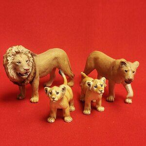 Set of Schleich Lion Figurines Lion Lioness Two Lion Cubs Wild Life Collection